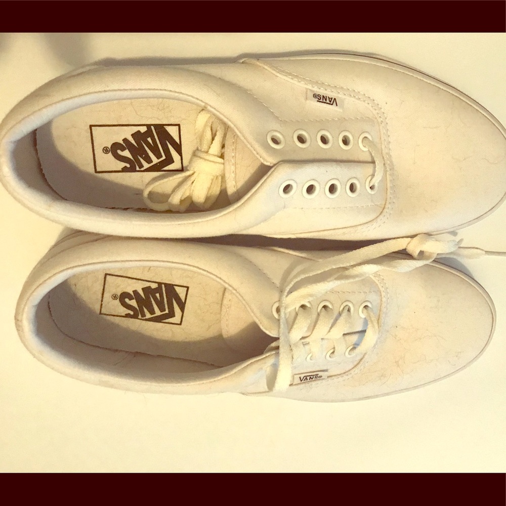 White Vans Unisex shoes lace up